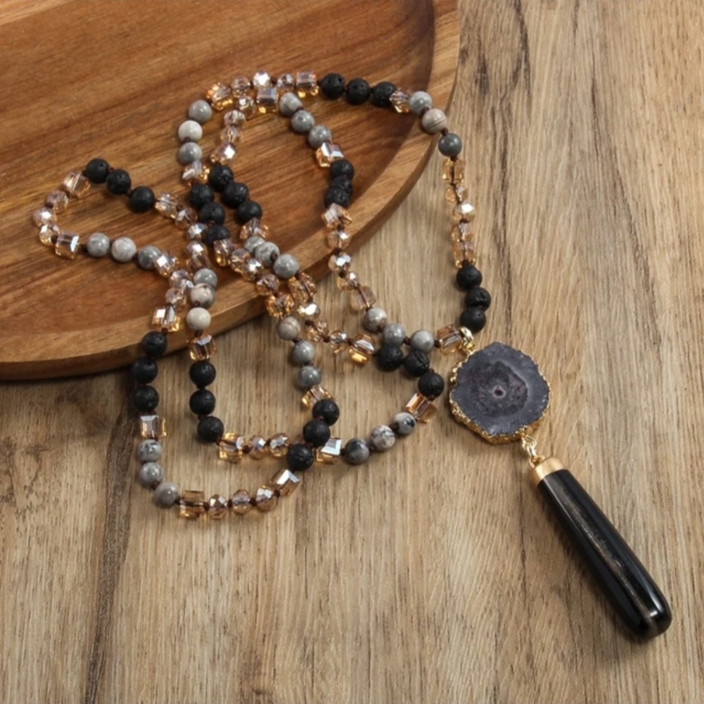 Elegant Black and Gold Pendant Necklace 34" - Picture 3 of 3